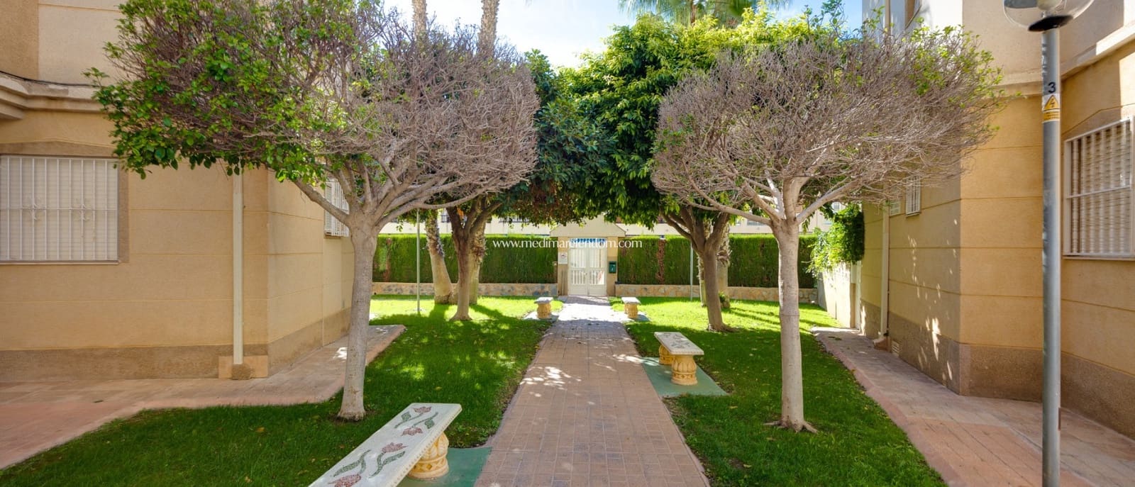 2 makuuhuone Huoneisto myytävänä paikassa Torrevieja mukana uima-altaan 
autotalli - 159 000 € (Ref: 9453441)