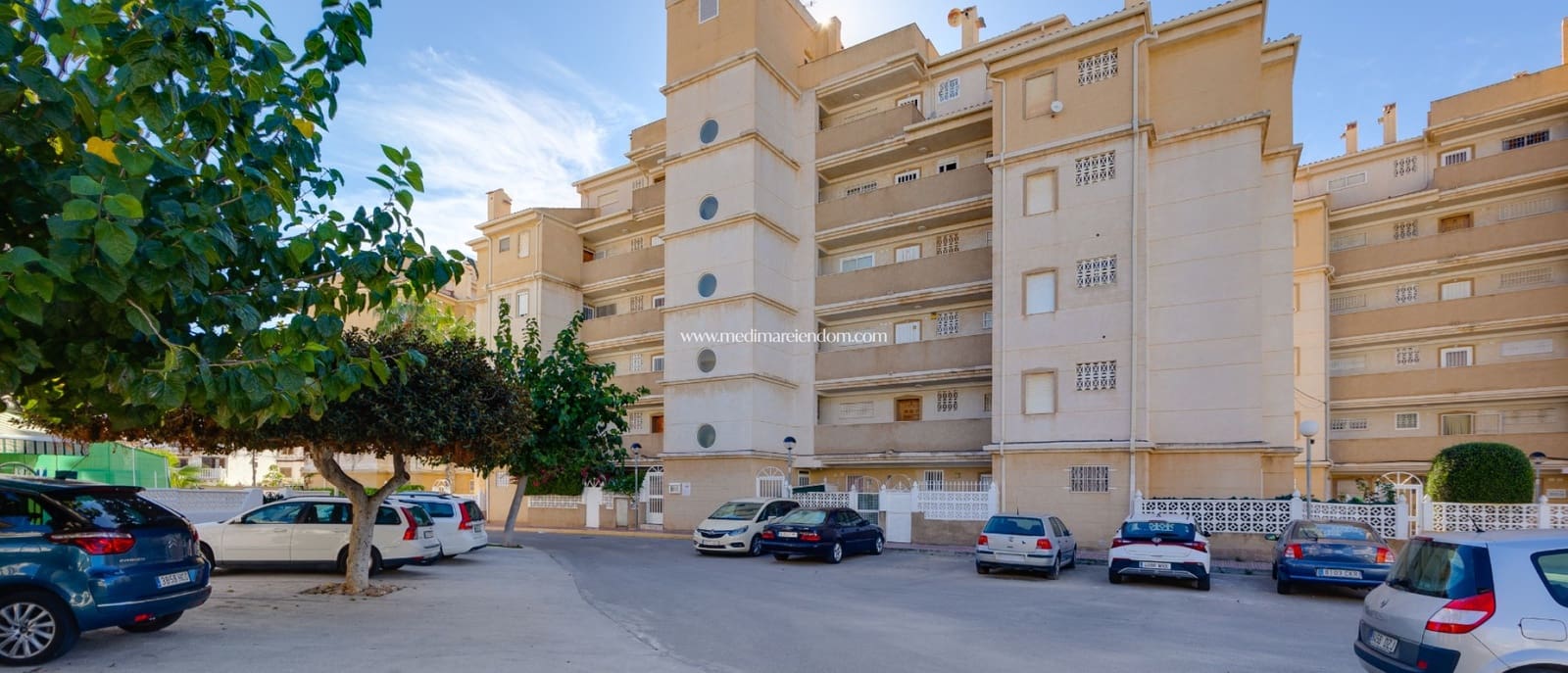 2 makuuhuone Huoneisto myytävänä paikassa Torrevieja mukana uima-altaan 
autotalli - 159 000 € (Ref: 9453441)