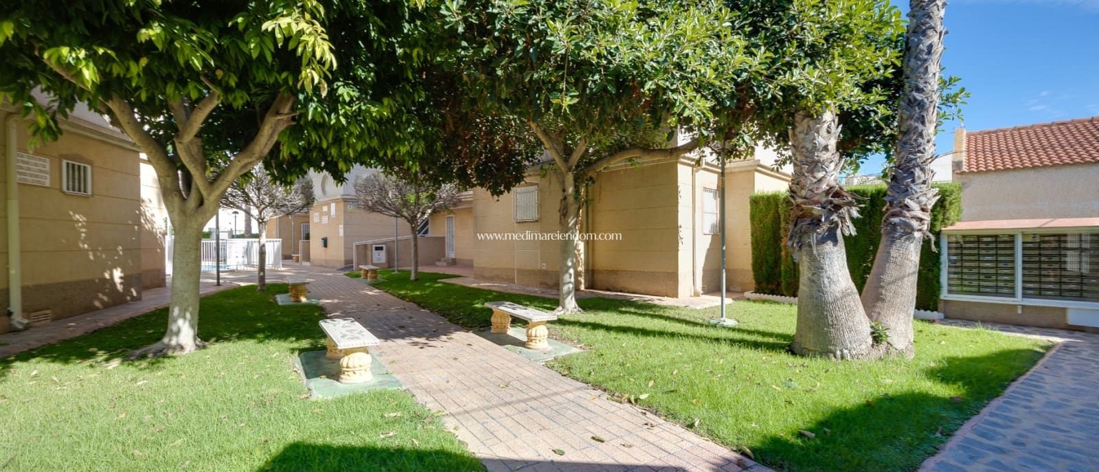 2 makuuhuone Huoneisto myytävänä paikassa Torrevieja mukana uima-altaan 
autotalli - 159 000 € (Ref: 9453441)