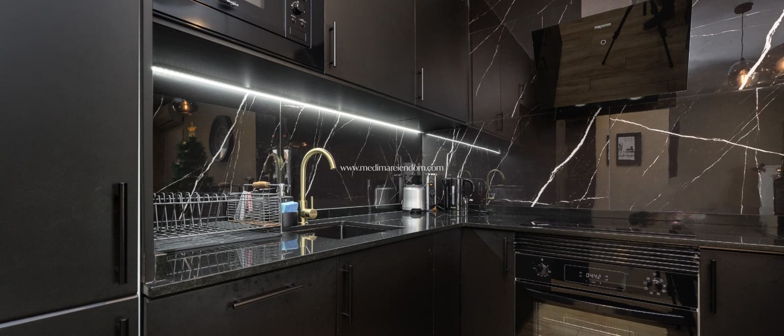 2 bedroom Apartment for sale in Torrevieja with pool garage - € 219,000 (Ref: 9453442)