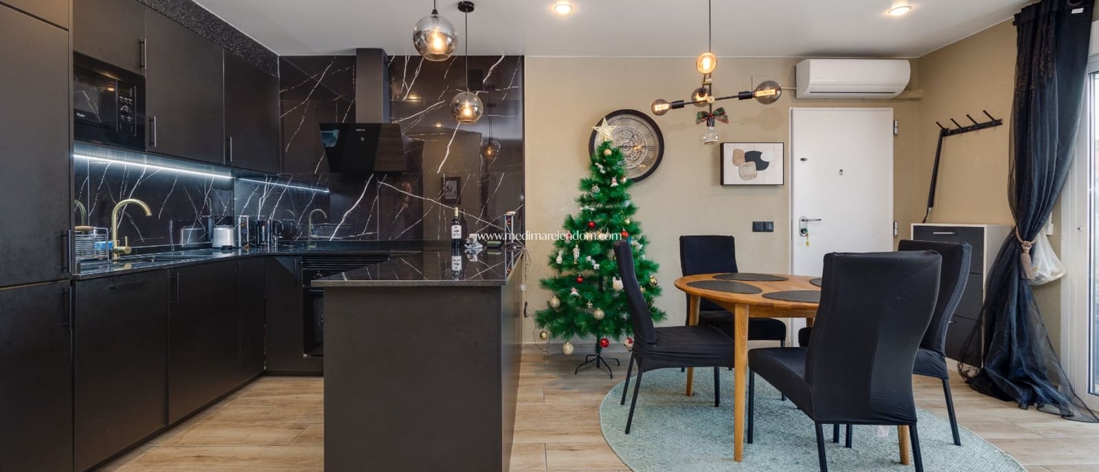 2 bedroom Apartment for sale in Torrevieja with pool garage - € 219,000 (Ref: 9453442)