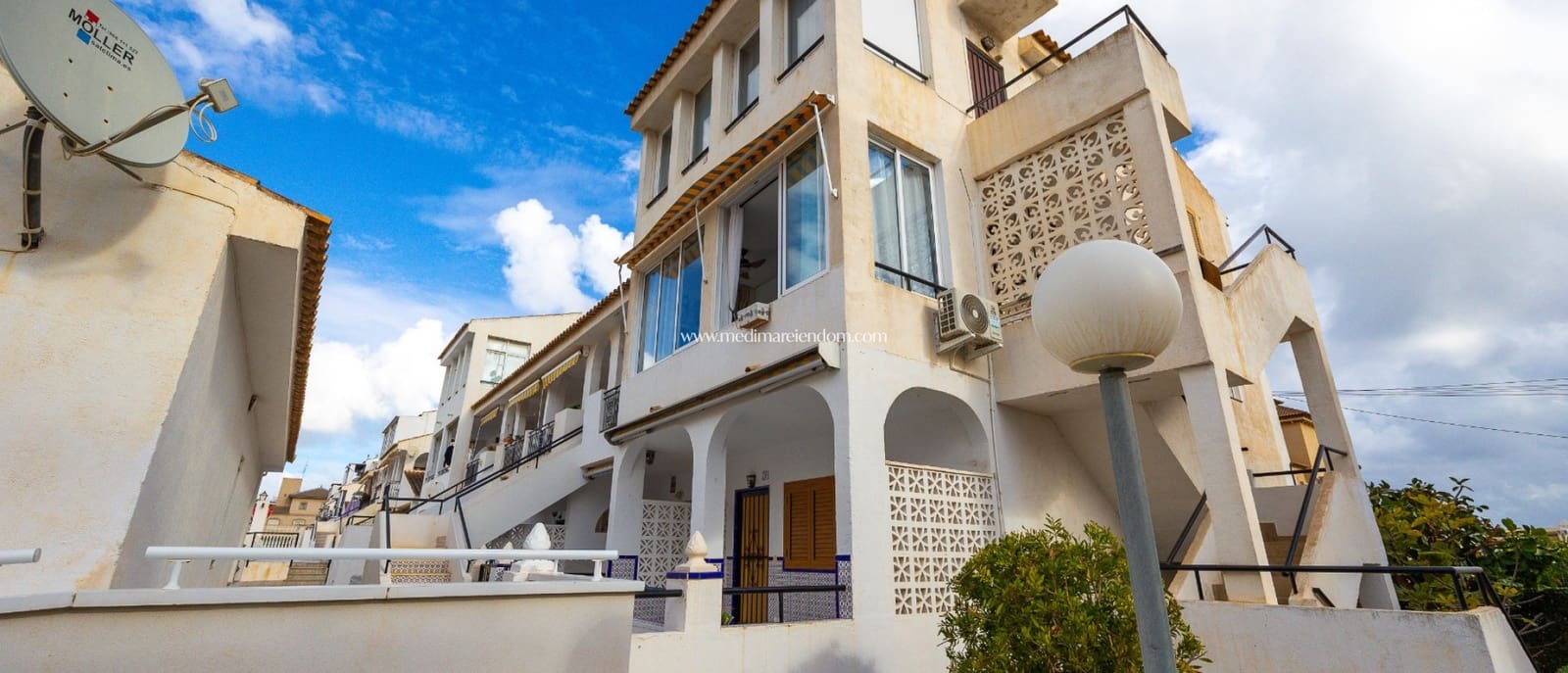 2 bedroom Apartment for sale in Torrevieja with pool garage - € 219,000 (Ref: 9453442)