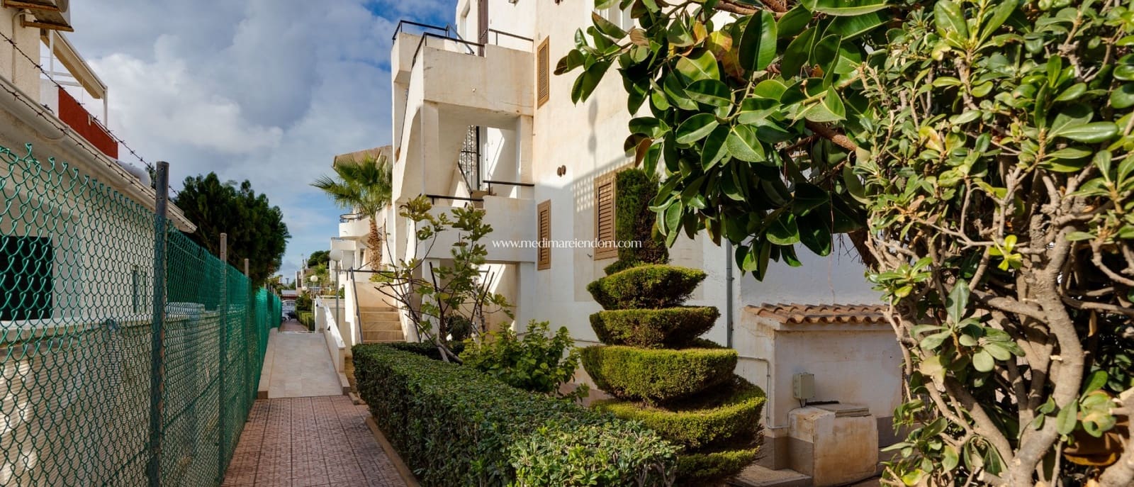 2 bedroom Apartment for sale in Torrevieja with pool garage - € 219,000 (Ref: 9453442)