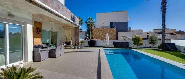 4 sovrum Villa till salu i Los Frutales, Torrevieja med pool garage - 750 000 € (Ref: 9539680)