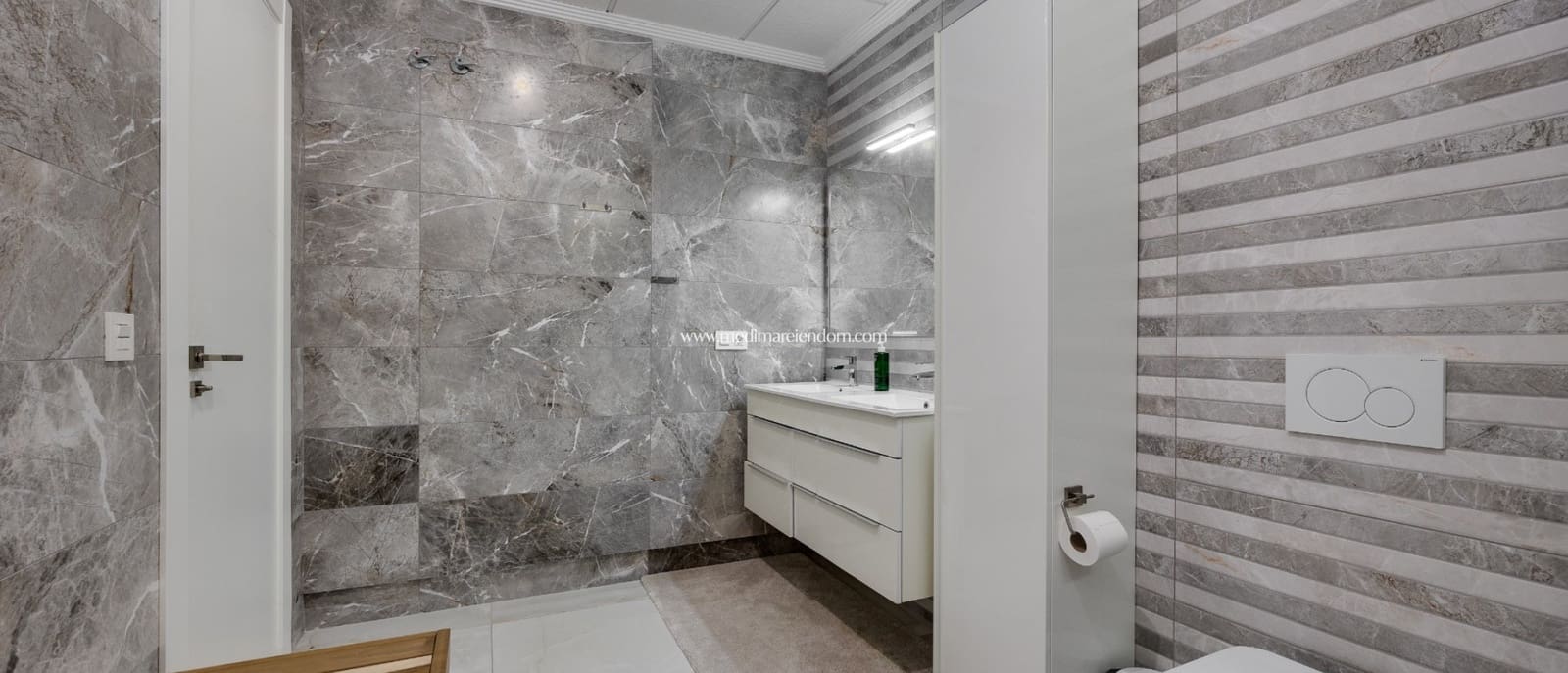 4 camera da letto Villa in vendita in Torrevieja con piscina garage - 750.000 € (Rif: 9539680)