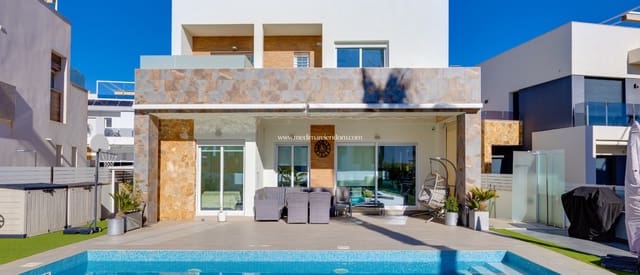 4 sovrum Villa till salu i Los Frutales, Torrevieja med pool garage - 750 000 € (Ref: 9539680)