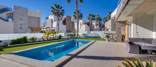 4 sovrum Villa till salu i Los Frutales, Torrevieja med pool garage - 750 000 € (Ref: 9539680)