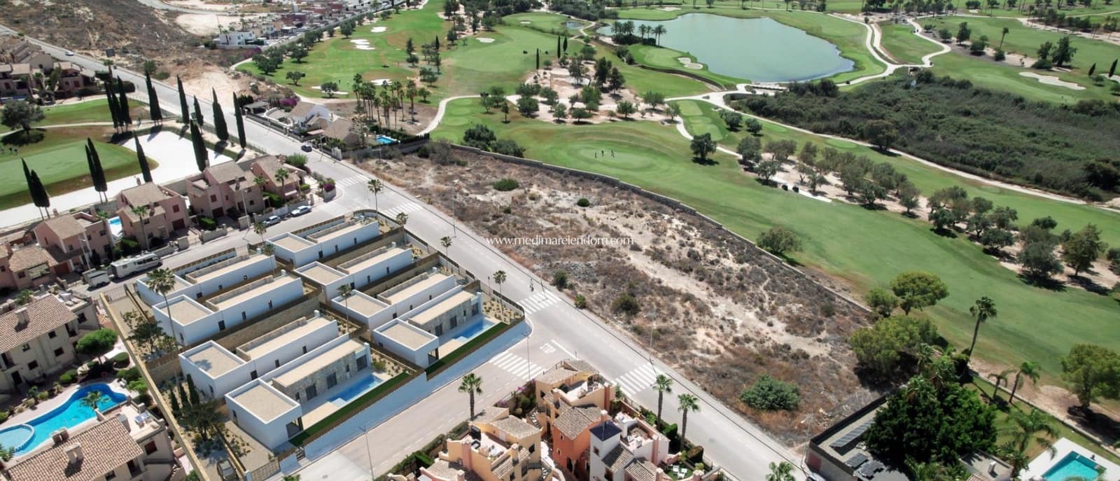 3 soveværelse Villa til salg i Algorfa med swimmingpool - € 579.000 (Ref: 9547156)