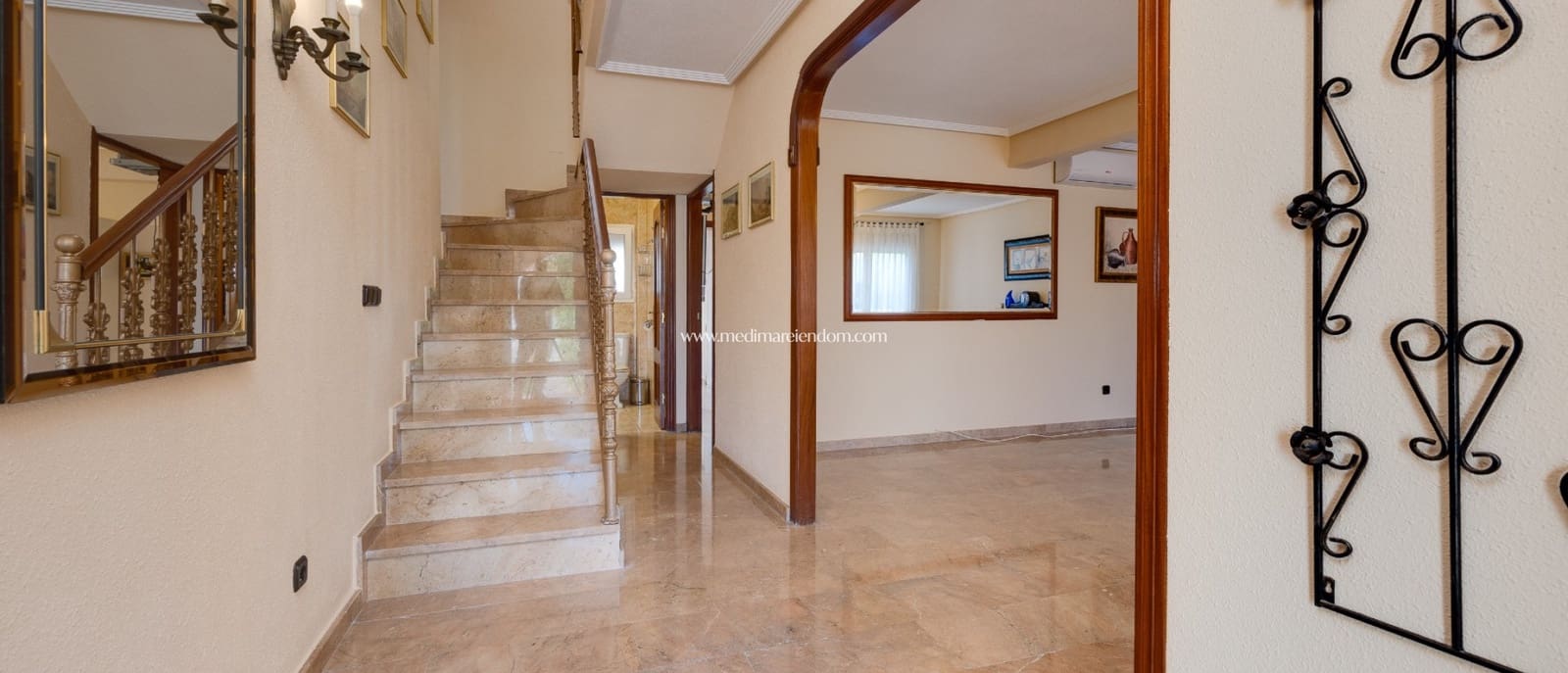 3 bedroom Villa for sale in El Chaparral with pool garage - € 390,000 (Ref: 9559898)
