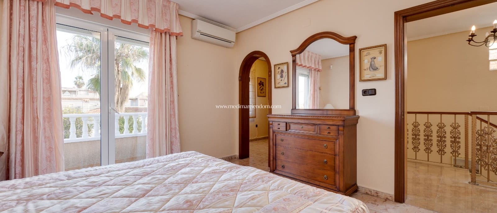 3 bedroom Villa for sale in El Chaparral with pool garage - € 390,000 (Ref: 9559898)