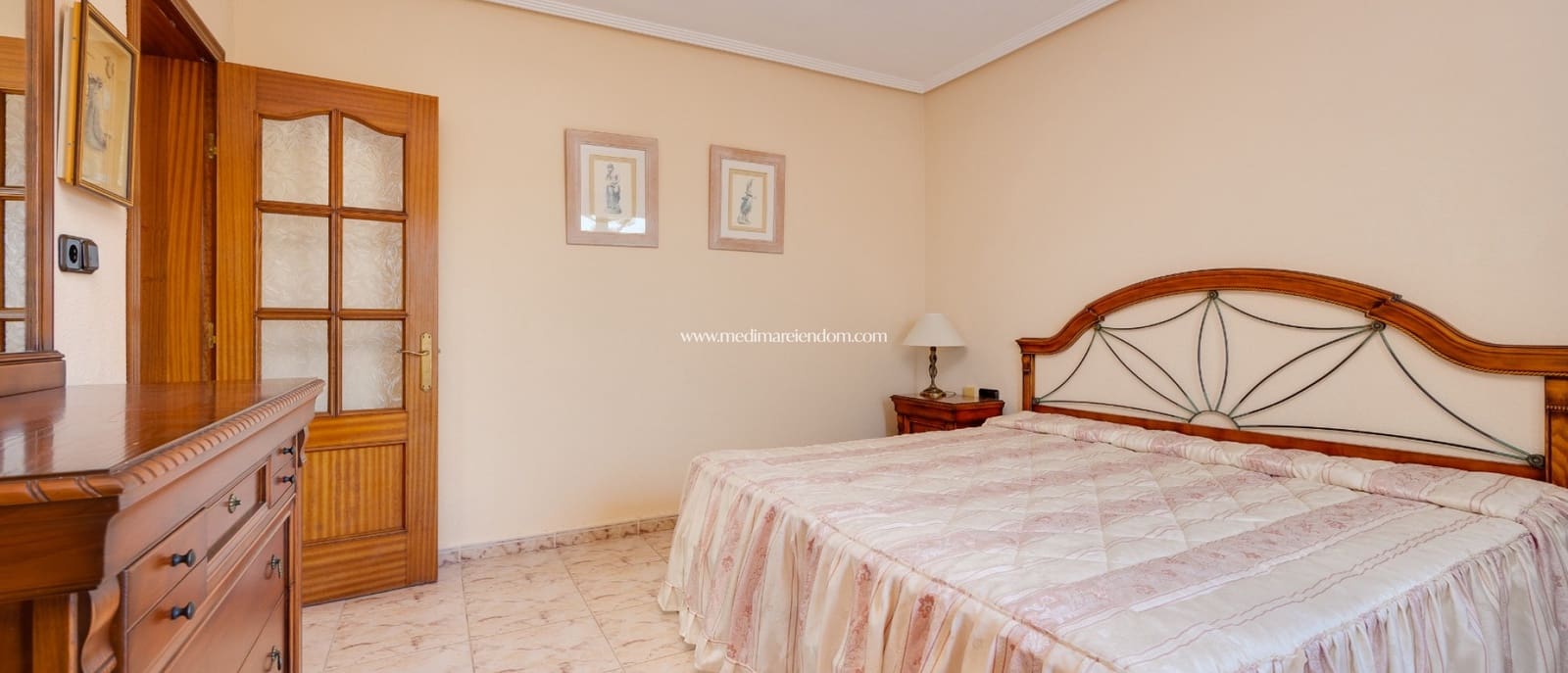 3 bedroom Villa for sale in El Chaparral with pool garage - € 390,000 (Ref: 9559898)