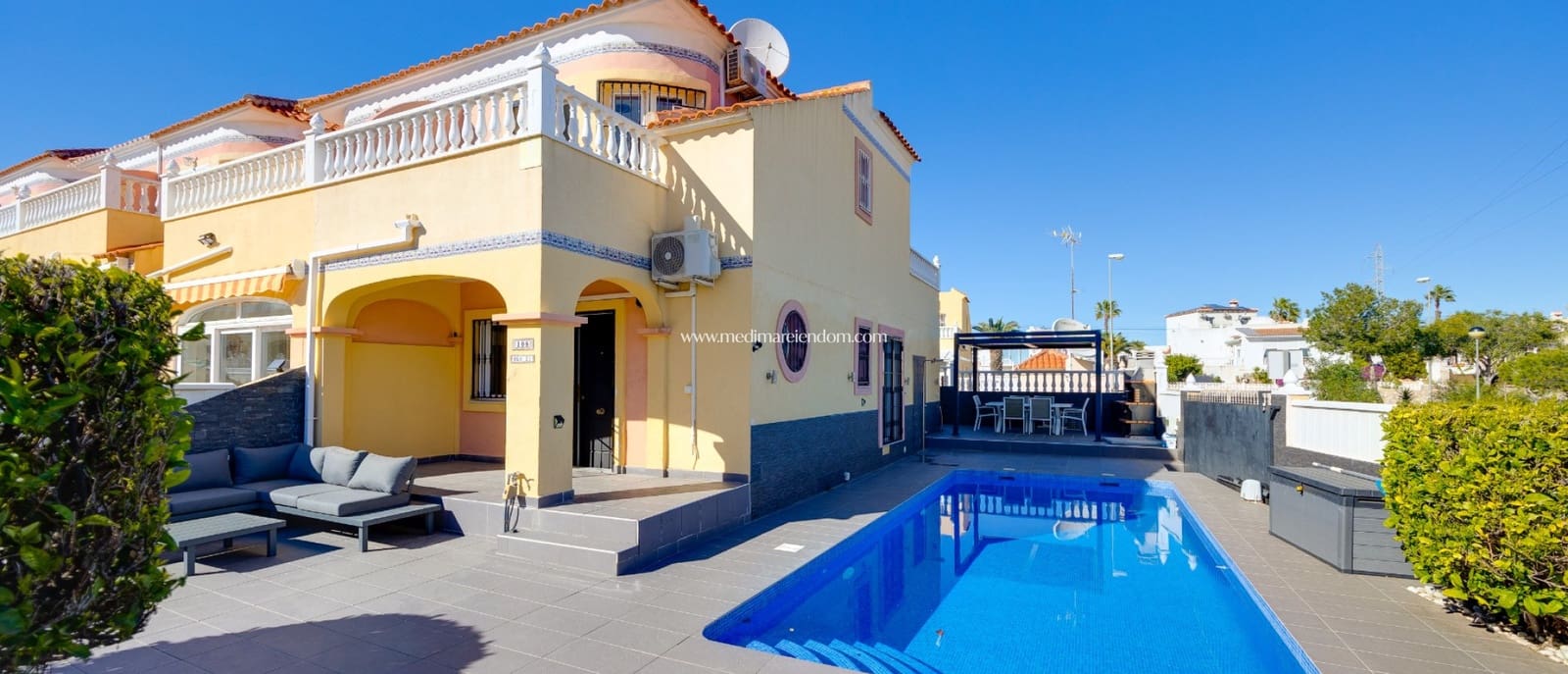 2 sovrum Villa till salu i Villamartin med pool garage - 229 000 € (Ref: 9624273)