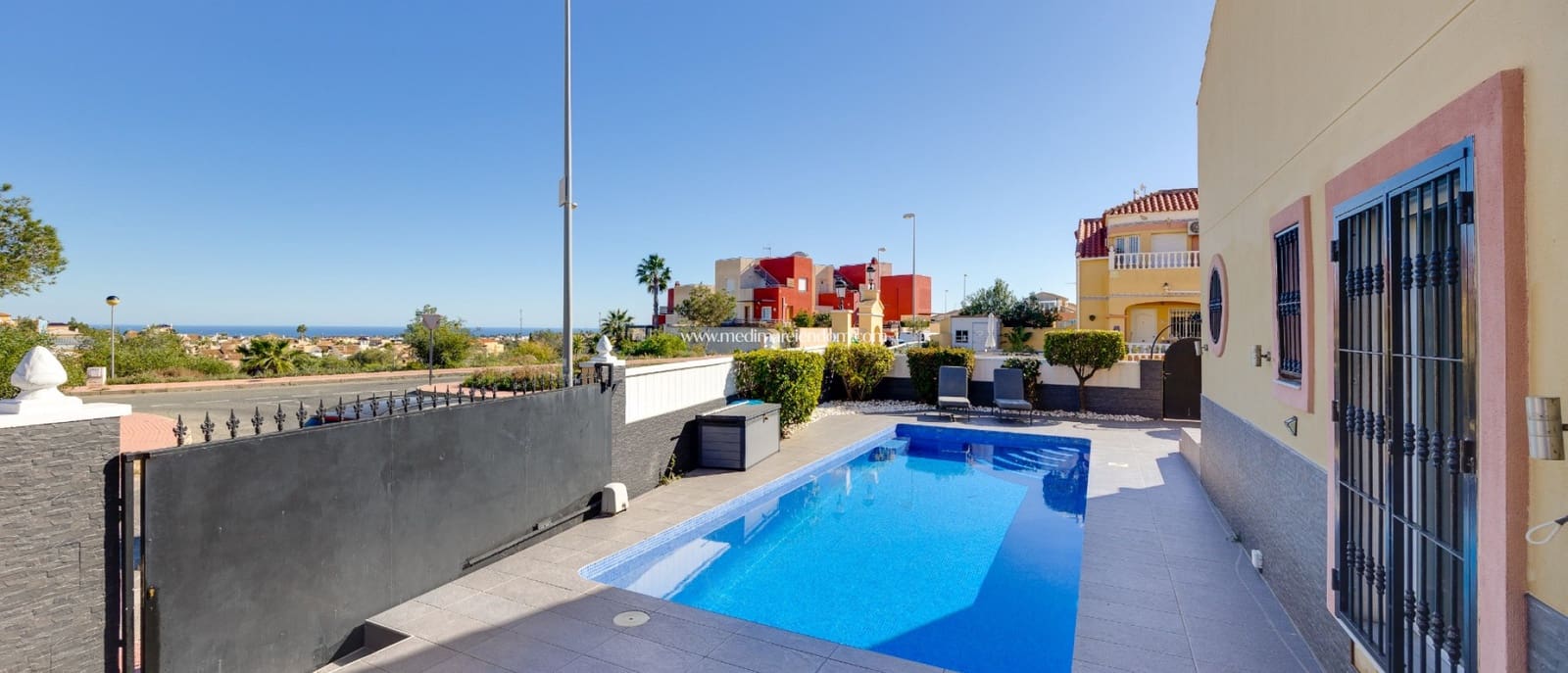 2 sovrum Villa till salu i Villamartin med pool garage - 229 000 € (Ref: 9624273)