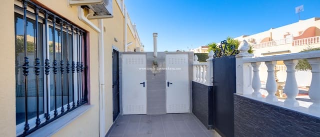 2 soveværelse Villa til salg i Villamartin, Orihuela med swimmingpool garage - € 229.000 (Ref: 9624273)