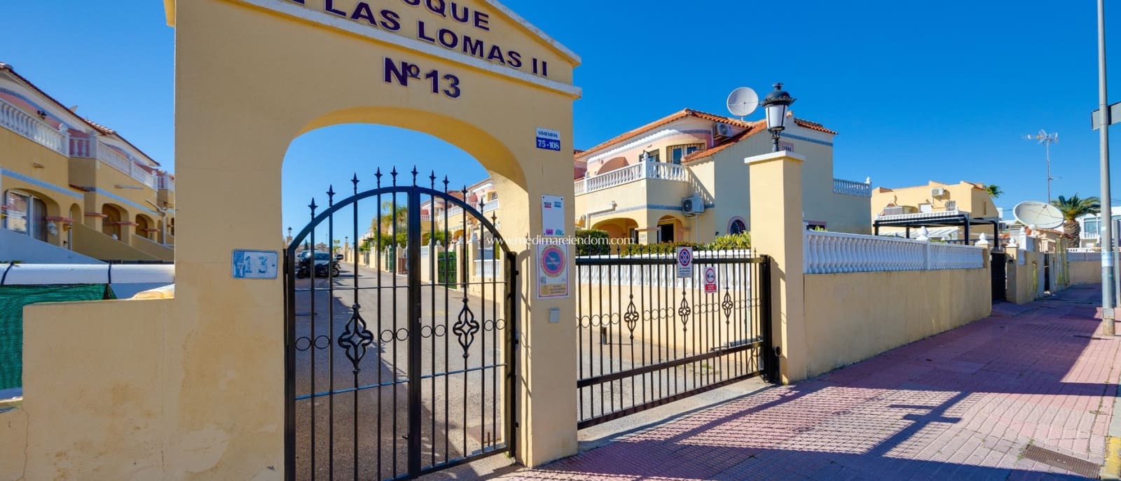 2 sovrum Villa till salu i Villamartin med pool garage - 229 000 € (Ref: 9624273)