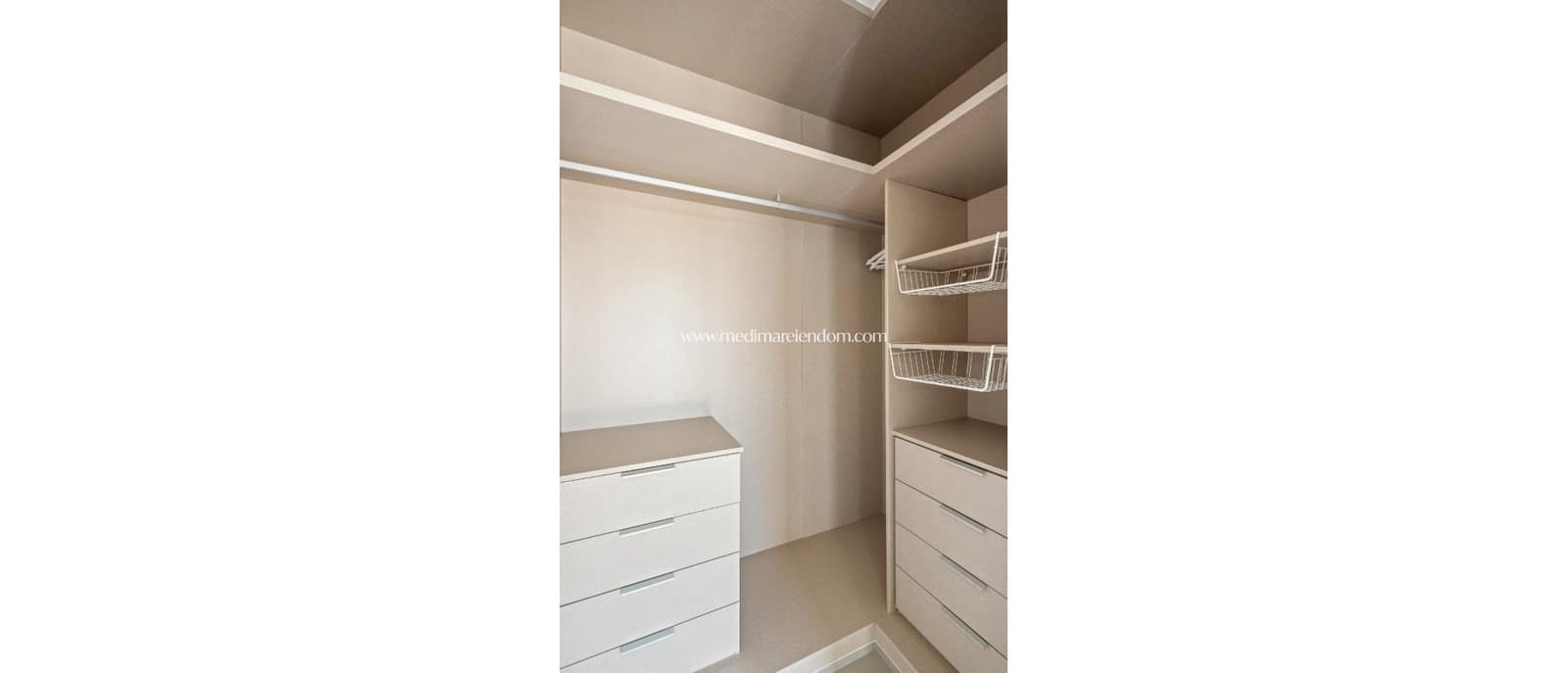 3 bedroom Villa for sale in Ciudad Quesada with pool garage - € 595,000 (Ref: 9800821)