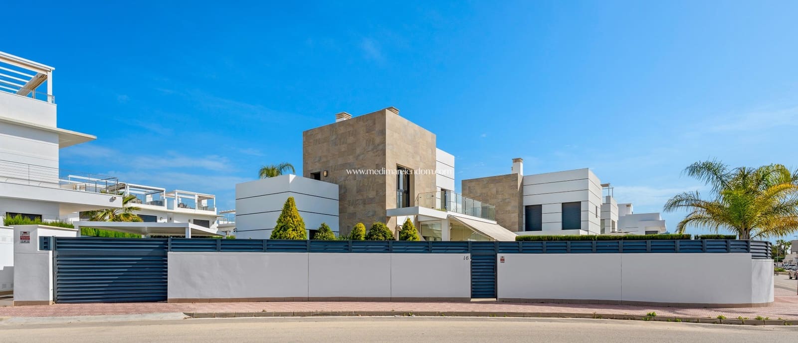 3 bedroom Villa for sale in Ciudad Quesada with pool garage - € 595,000 (Ref: 9800821)