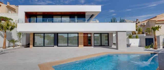 Chalet de 4 habitaciones en Ciudad Quesada, Rojales en venta con piscina garaje - 1.150.000 € (Ref: 9838777)
