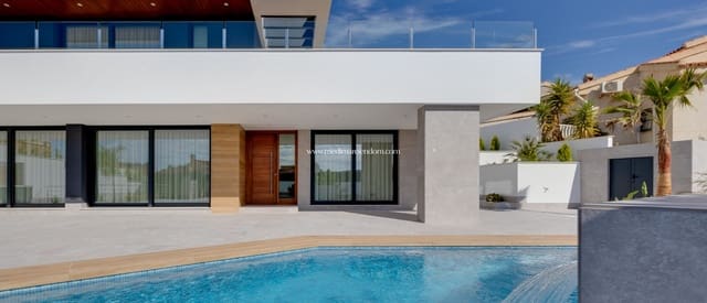 Chalet de 4 habitaciones en Ciudad Quesada, Rojales en venta con piscina garaje - 1.150.000 € (Ref: 9838777)