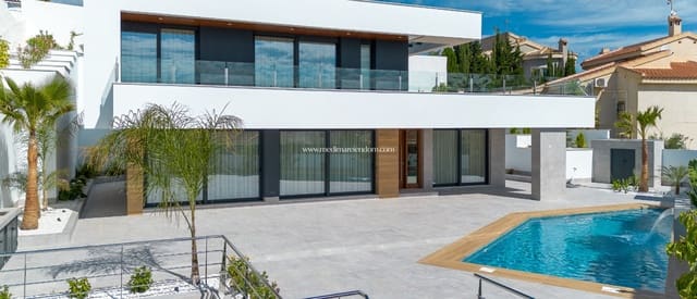 Chalet de 4 habitaciones en Ciudad Quesada, Rojales en venta con piscina garaje - 1.150.000 € (Ref: 9838777)