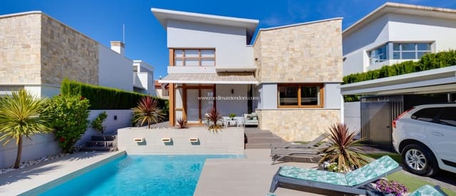 Chalet de 3 habitaciones en Doña Pepa, Rojales en venta con piscina garaje - 585.000 € (Ref: 9877587)