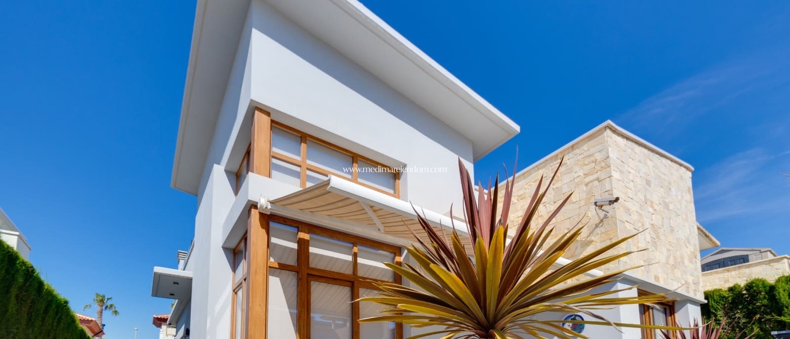 Chalet de 3 habitaciones en Doña Pepa en venta con piscina garaje - 585.000 € (Ref: 9877587)