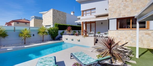 Chalet de 3 habitaciones en Doña Pepa, Rojales en venta con piscina garaje - 585.000 € (Ref: 9877587)