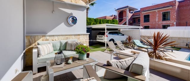 Chalet de 3 habitaciones en Doña Pepa, Rojales en venta con piscina garaje - 585.000 € (Ref: 9877587)