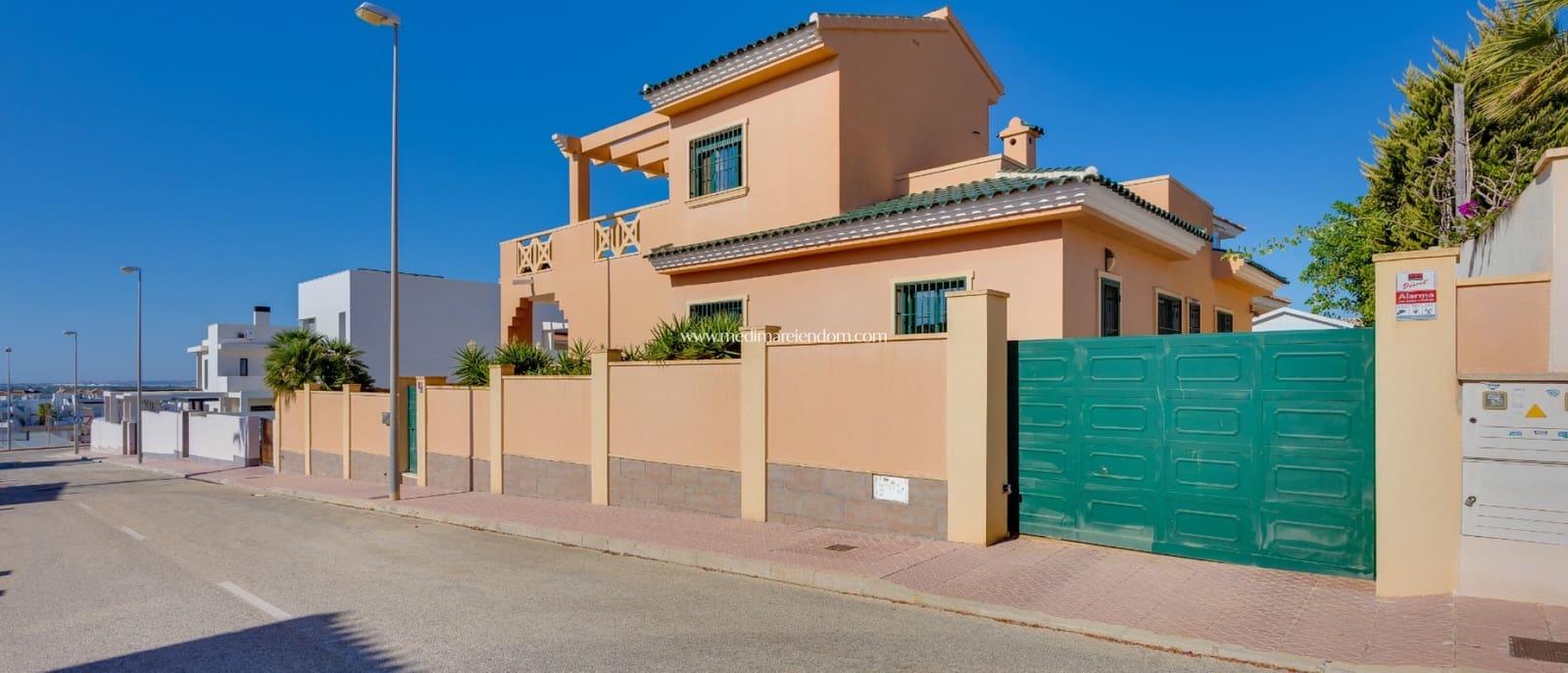 5 chambre Villa/Maison à vendre à Ciudad Quesada avec piscine garage - 489 000 € (Ref: 9999448)