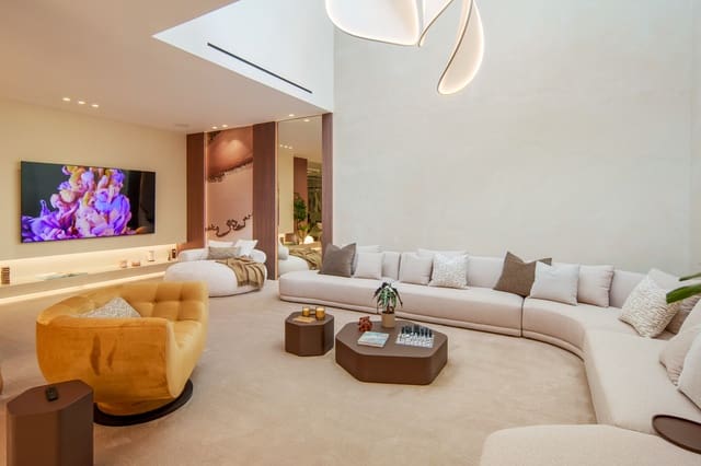 Chalet de 5 habitaciones en Nueva Andalucia, Marbella en venta con piscina garaje - 11.750.000 € (Ref: 10021013)