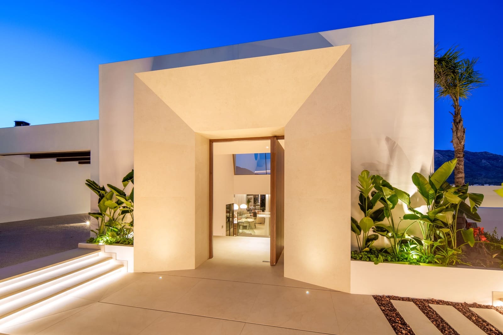 Chalet de 5 habitaciones en Nueva Andalucia en venta con piscina garaje - 11.750.000 € (Ref: 10021013)
