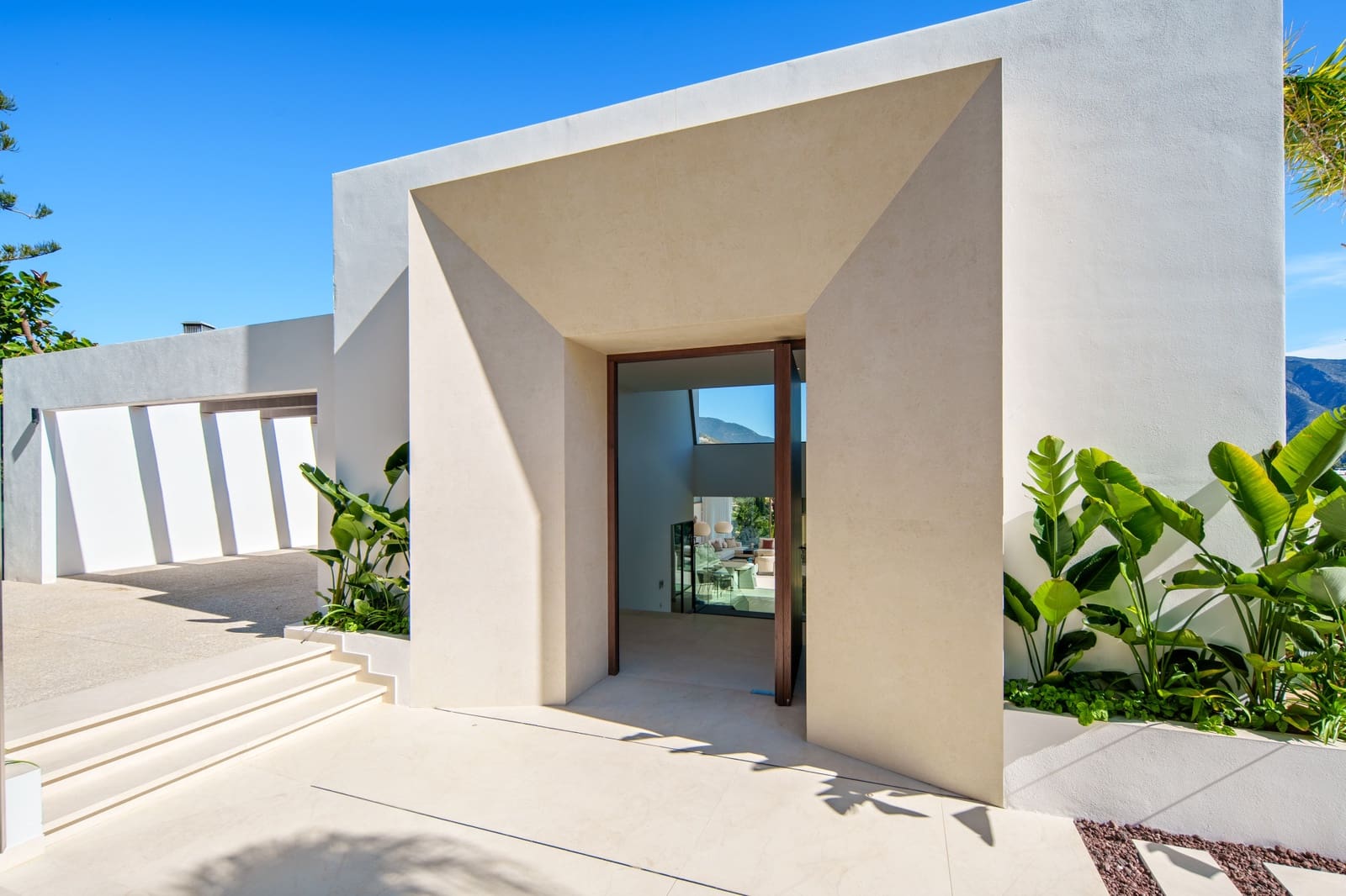 Chalet de 5 habitaciones en Nueva Andalucia en venta con piscina garaje - 11.750.000 € (Ref: 10021013)