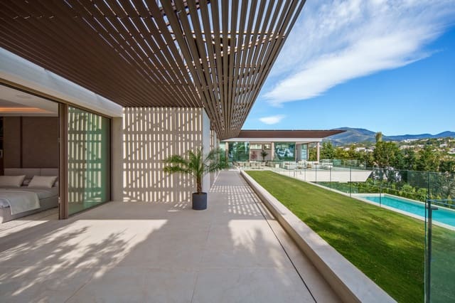 Chalet de 5 habitaciones en Nueva Andalucia, Marbella en venta con piscina garaje - 11.750.000 € (Ref: 10021013)