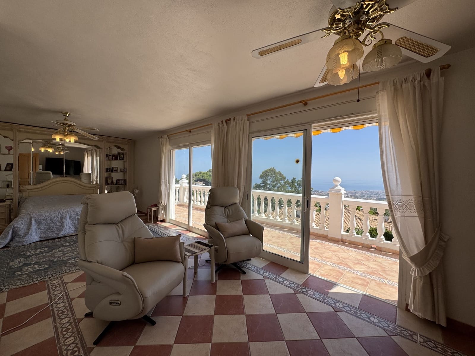 5 soverom Villa til salgs i Mijas med svømmebasseng garasje - € 1 099 000 (Ref: 10024242)