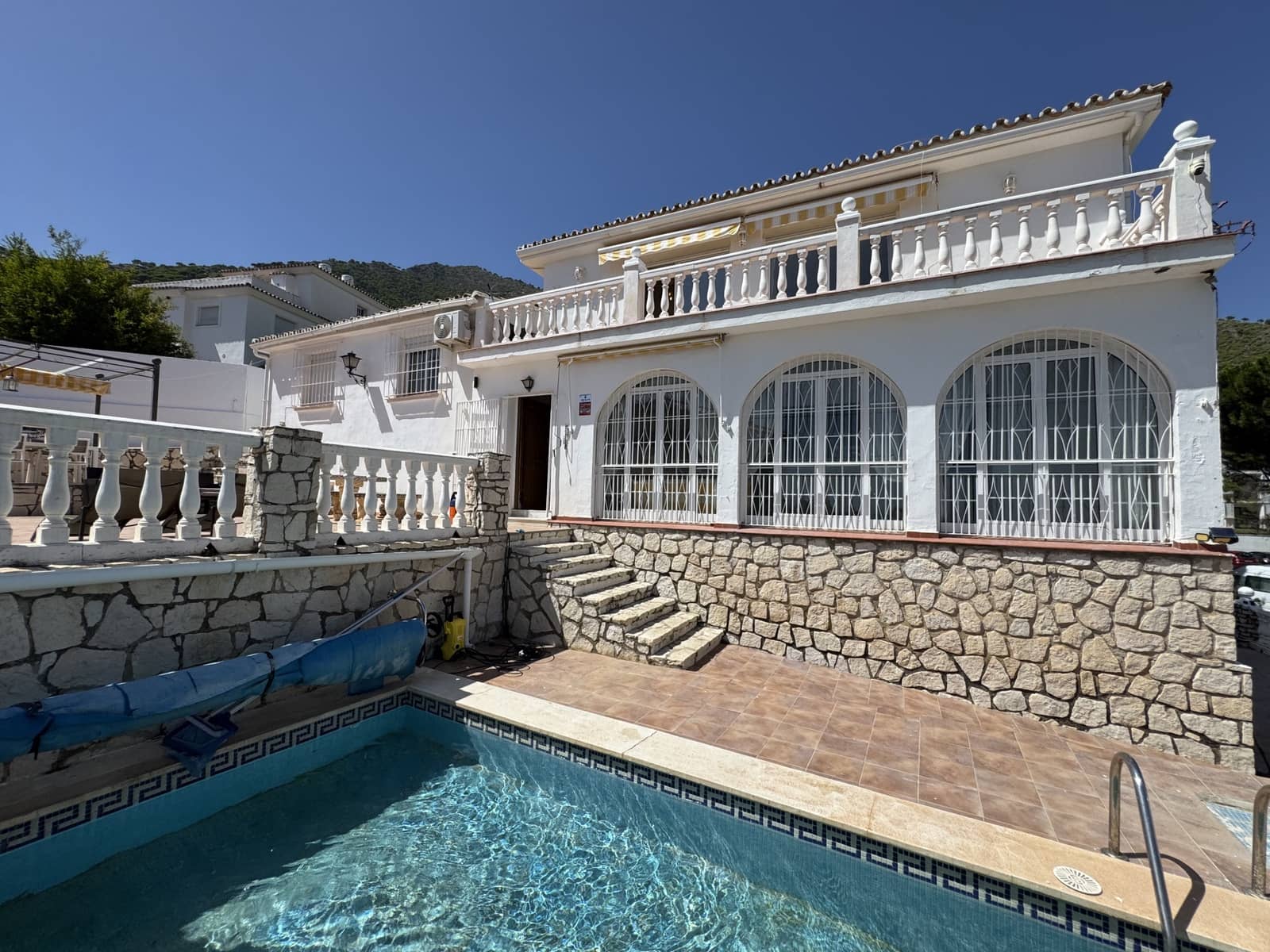 5 soverom Villa til salgs i Mijas med svømmebasseng garasje - € 1 099 000 (Ref: 10024242)