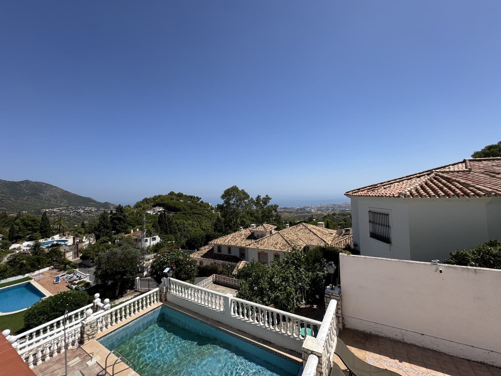 5 soverom Villa til salgs i Mijas med svømmebasseng garasje - € 1 099 000 (Ref: 10024242)