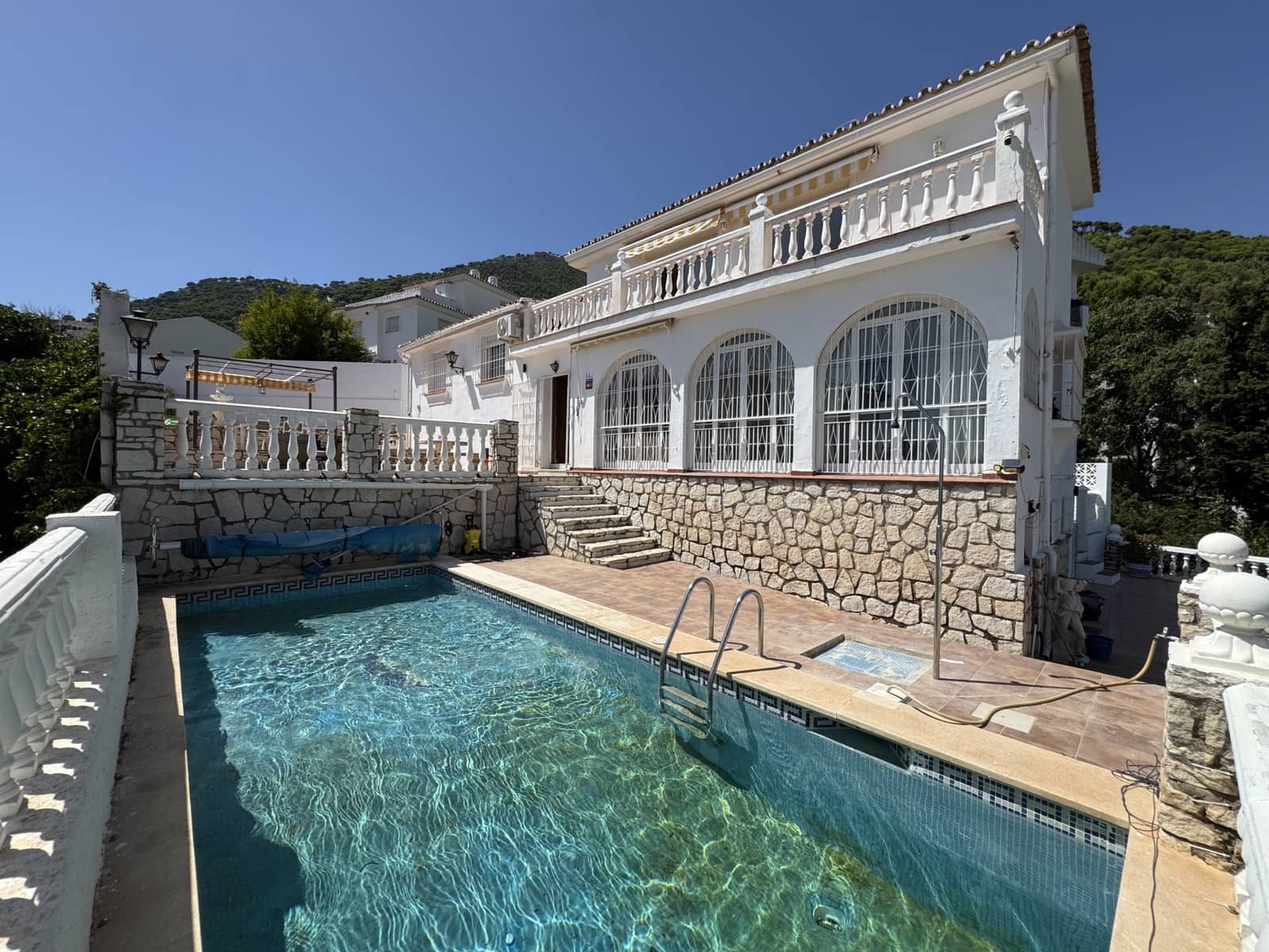 5 soverom Villa til salgs i Mijas med svømmebasseng garasje - € 1 099 000 (Ref: 10024242)
