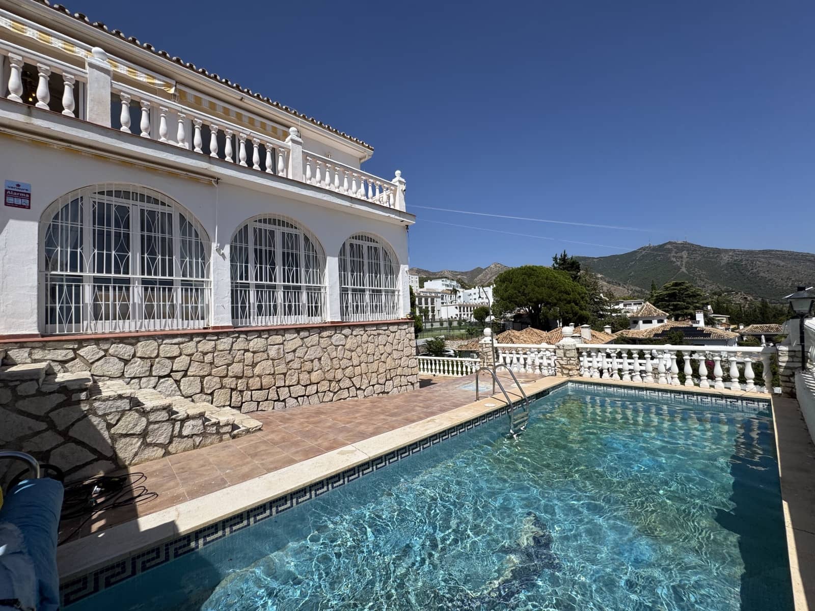 5 soverom Villa til salgs i Mijas med svømmebasseng garasje - € 1 099 000 (Ref: 10024242)