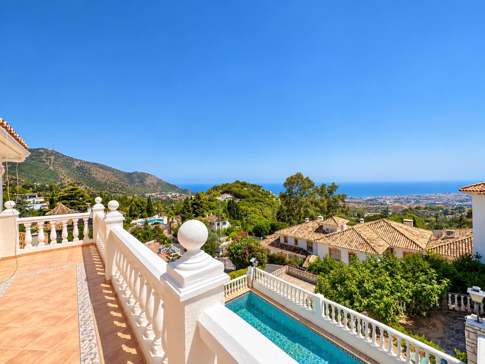5 chambre Villa/Maison à vendre à Mijas avec piscine garage - 1 099 000 € (Ref: 10024242)