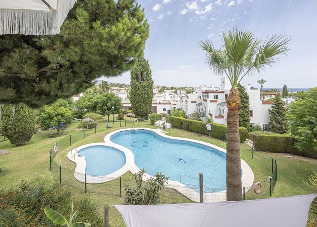 3 soveværelse Byhus til salg i Bel-Air, Estepona med swimmingpool garage - € 649.000 (Ref: 10032136)