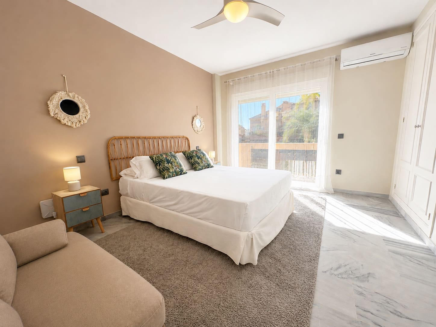 4 chambre Villa/Maison Semi-Mitoyenne à vendre à Marbella avec piscine garage - 750 000 € (Ref: 10035470)