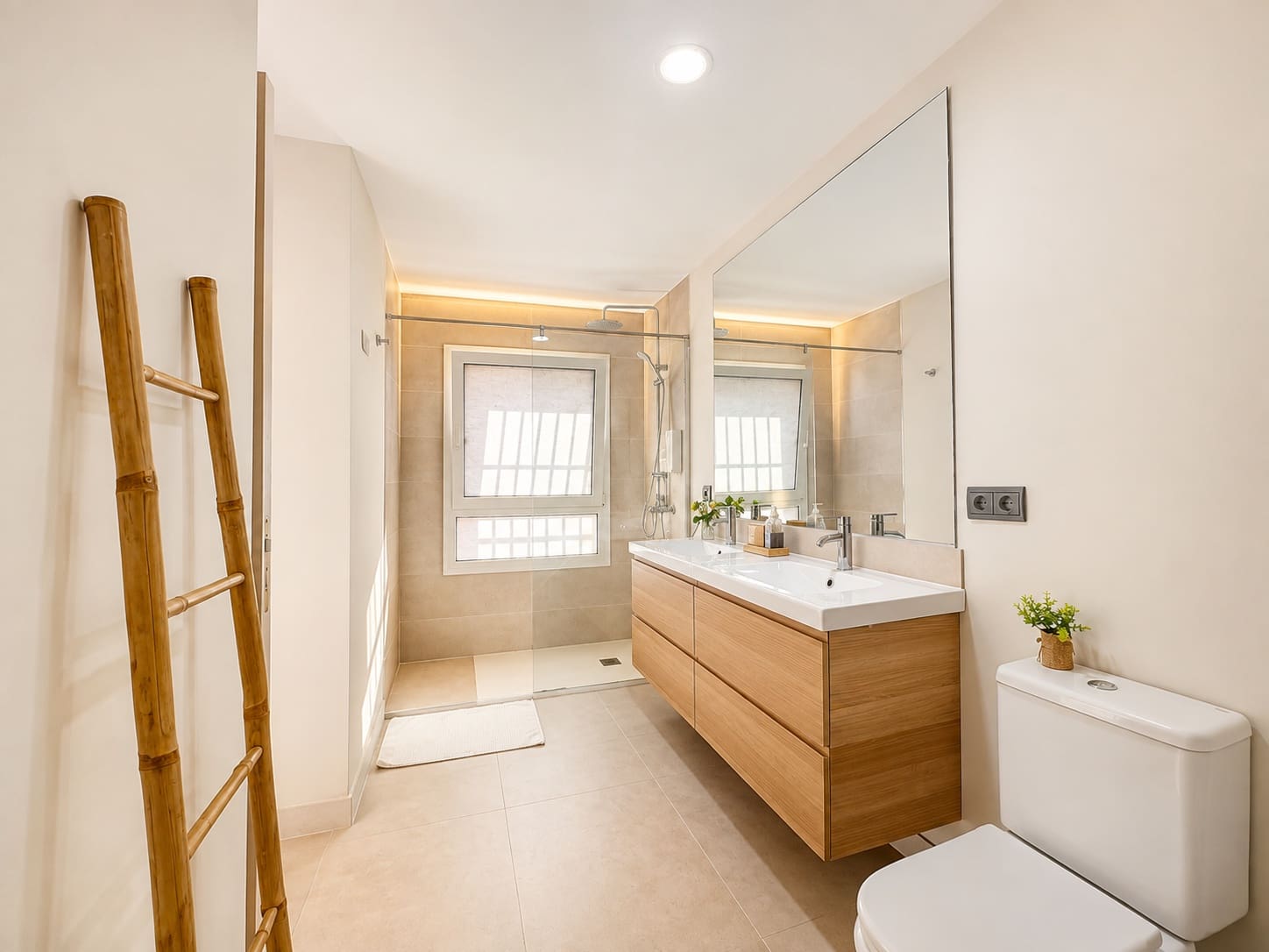4 chambre Villa/Maison Semi-Mitoyenne à vendre à Marbella avec piscine garage - 750 000 € (Ref: 10035470)