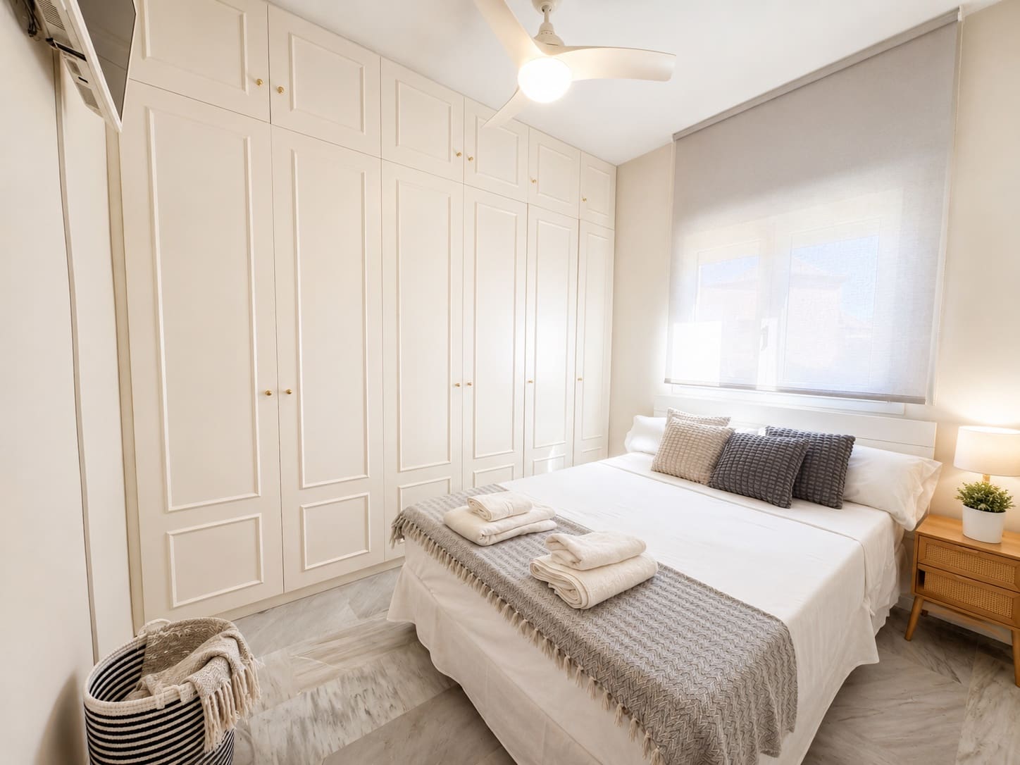 4 chambre Villa/Maison Semi-Mitoyenne à vendre à Marbella avec piscine garage - 750 000 € (Ref: 10035470)