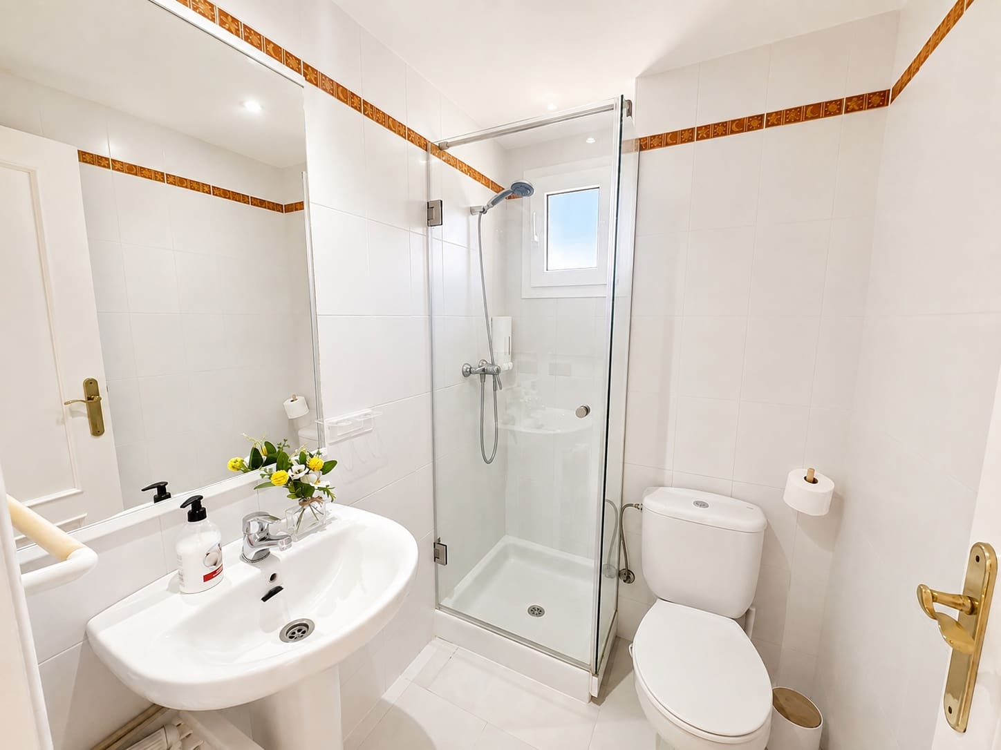 4 chambre Villa/Maison Semi-Mitoyenne à vendre à Marbella avec piscine garage - 750 000 € (Ref: 10035470)