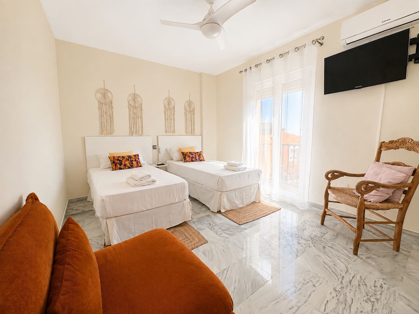 4 chambre Villa/Maison Semi-Mitoyenne à vendre à Marbella avec piscine garage - 750 000 € (Ref: 10035470)