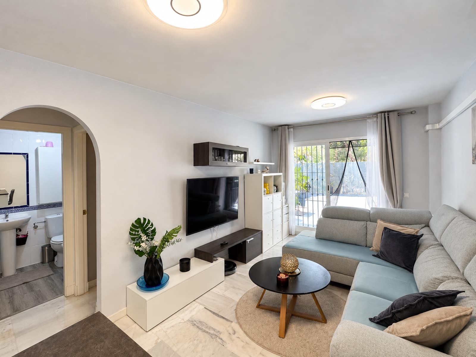 2 bedroom Apartment for sale in Miraflores with pool - € 324,900 (Ref: 10037516)