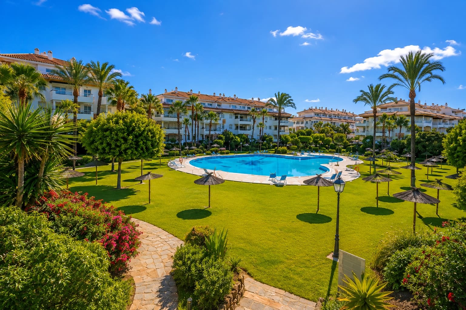 2 soveværelse Penthouse til salg i Marbella med swimmingpool garage - € 515.000 (Ref: 10038400)