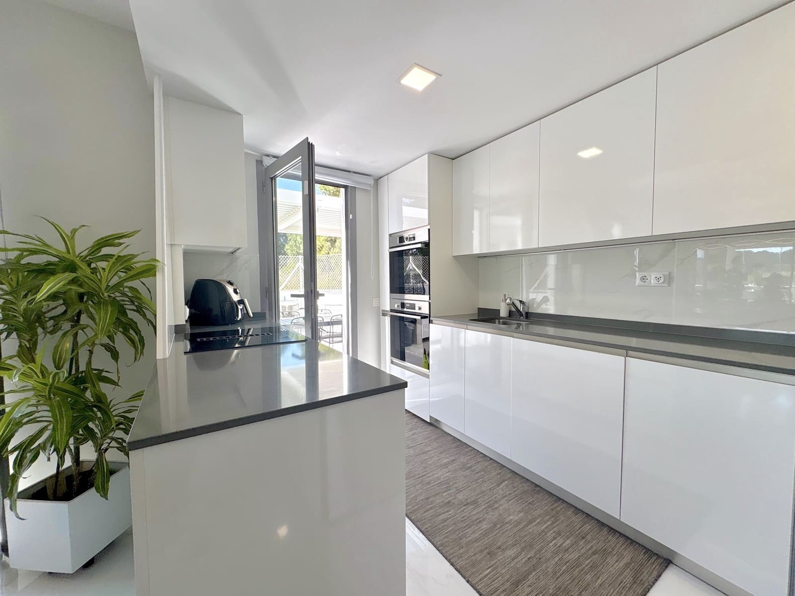 2 chambre Appartement à vendre à El Chaparral avec piscine garage - 620 000 € (Ref: 10050332)