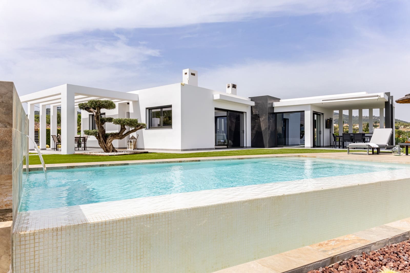 Chalet de 3 habitaciones en Alhaurín el Grande en venta con piscina garaje - 829.000 € (Ref: 10075584)