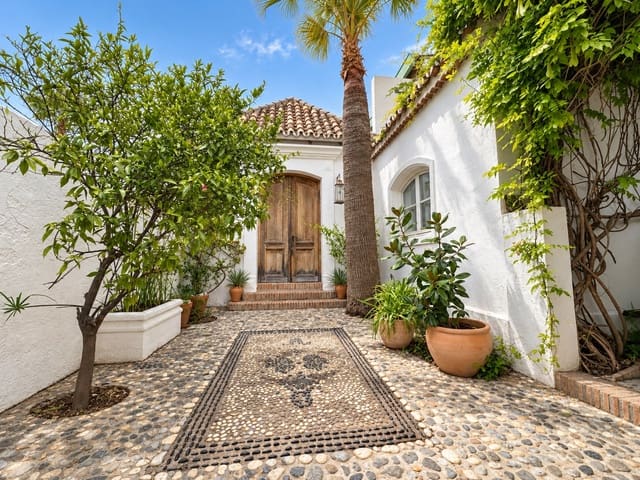 4 quarto Moradia para venda em Marbella com piscina garagem - 1 190 000 € (Ref: 10075586)